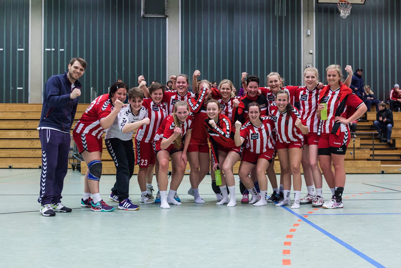 Bild 308 - Frauen Barmstedter TS - Buedelsdorfer TSV : Ergebnis: 26:12